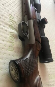 Guľovnica BLASER R93 LUXUS Holz s optikou Leica, Zeiss čb
