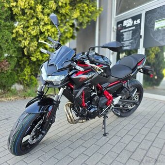Kawasaki Z650 červená