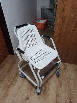Predam kvalitný sprchovaci vozik