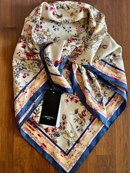 ŠATKA zn.WEEKEND MAX MARA 100% hodváb