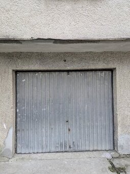 Garážová brána - výklopná