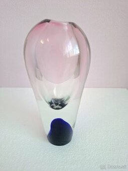 Retro váza z hutného skla.