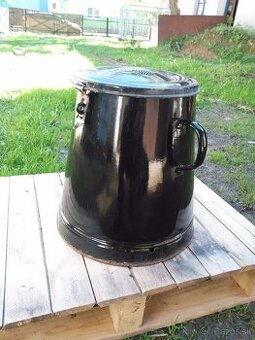 Smaltované hrnce, nádoby