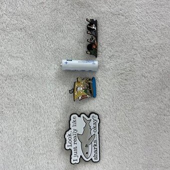 Anime One piece pripináčiki. Going marry, Luffy, žralok