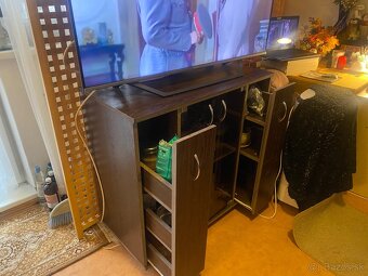 Skrinka pod TV, periňák, botník