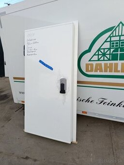 Bezprahové chladiarenské dvere