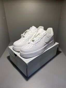 Nike Air Force 1 Biele