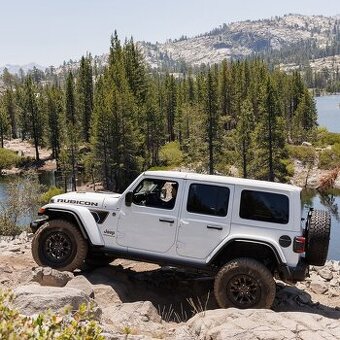 kúpim pokazené jeepi všetky modely