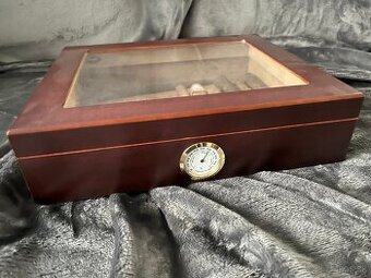 Cédrový stolový humidor