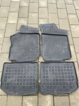 Gumené rohože Octavia 1,Golf 4,Bora ,Seat Leon 1M