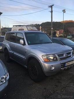 Mitsubishi Pajero 3.2 DI-D Dakar Automat 4x4 – spoľahlivý mo