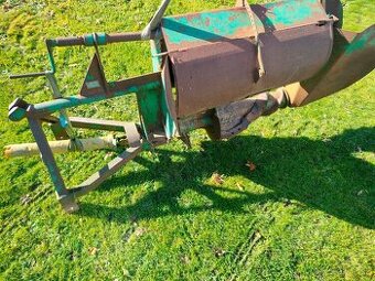 Půdní rýhovací fréza za traktor