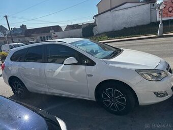 predám Opel Astra J Sport Tourer