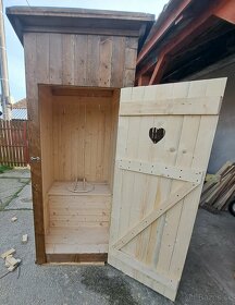Predám drevenú latrinu