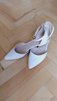 Elegantné biele svadobné sandále, sandalky, velkost 39