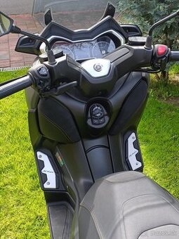 Skuterr Yamaha X MAX- Tech Max