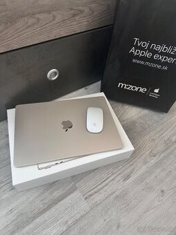 Macbook air 15 m2 ako novy aj s myškou