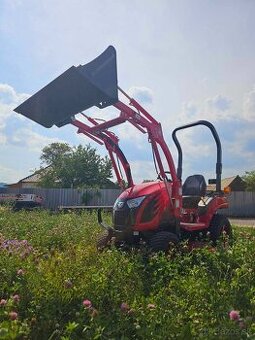 Traktor TYM 194 s medzinap. kosou a celnym nakladacom