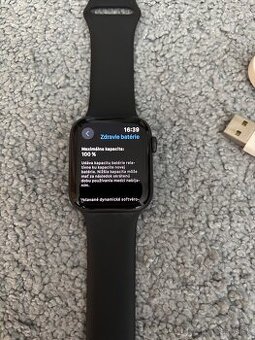 Apple watch SE-44 mm, hliník