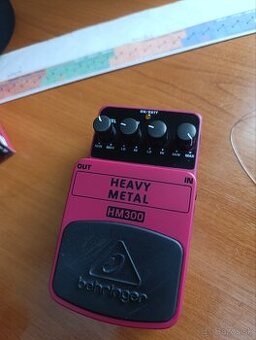 Behringer HM300 Distortion pedál - 1