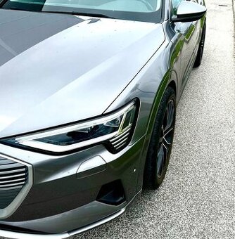Predám Q8 E-tron 50 Quattro v záruke