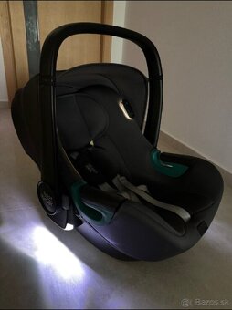 Predam autosedačku Britax Römer Baby-Safe isense