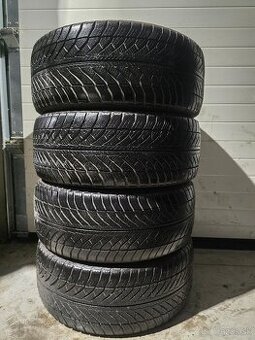 Zimné Pneu GoodYear 245/45 R19 RSC