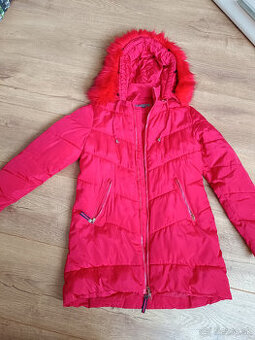 Hruba cervena vetrovka S