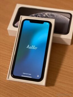 iPhone XR čierny