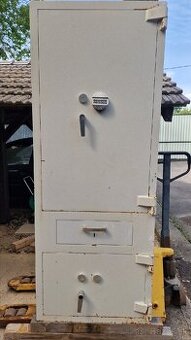 BANKER - SAFE TREZOR