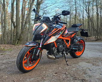 KTM 1290 Super Duke R Orange
