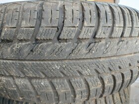 Goodyear 215/60 R16 zimné pneu 7 mm