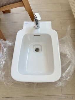 Bidet (novy)- Ideal Strada II s bateriou