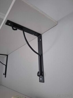 Drevena polica HEMNES+ 2ks kovová konzola