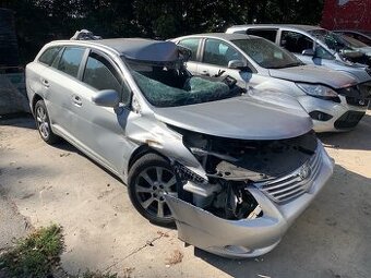 Rozpredam Toyota Avensis Combi 2.0 D-4D