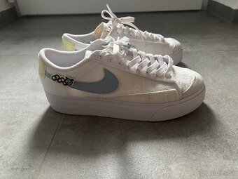 Tenisky Nike, 39