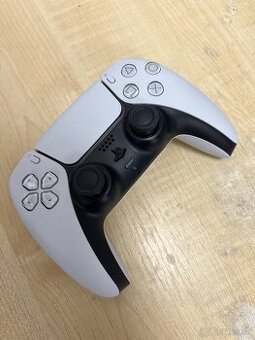 ovladac na PS5