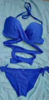 Modré bikiny