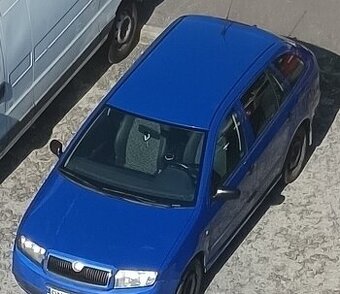 Škoda Fabia ľavé predné svetlo, šoférove sedadlo