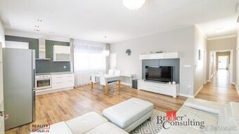 Rodinný dom: 4i-byt s terasou + garsónka, 2x obchodné pries