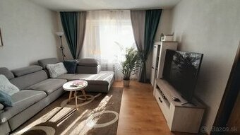 Predám 2-izbový byt, 57m2 - vlastný dvor, garáž