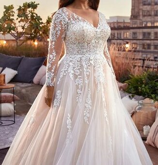 White one - Slick (Pronovias) 48-50