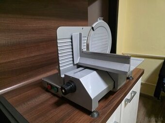 Narezovy stroj NS 301