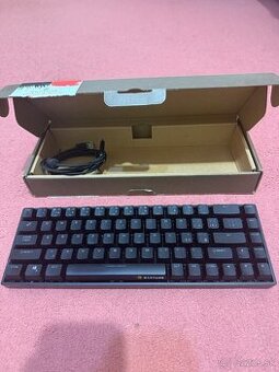 Herná mechanická klávesnica