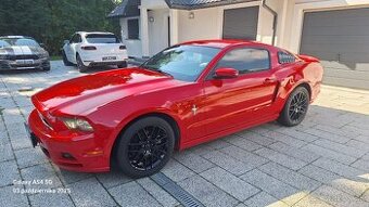 FORD MUSTANG 3.7 PREMIUM AUTOMAT KOURZ