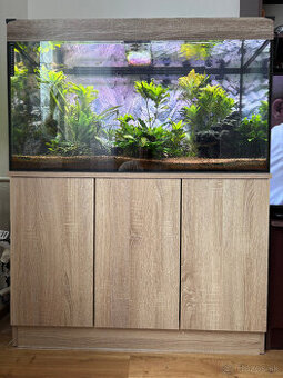 Predám 250 litrové akvárium
