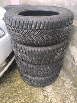 Predám zimné pneu 215/60 r16