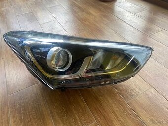 Svetlomet Hyundai Santa Fe 2016