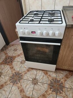 Plynovy sporak, digestor, dres a bateria