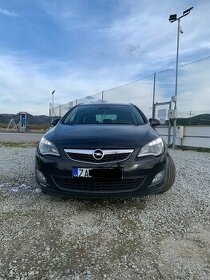 Opel Astra J ST 1.7CDTI 92kw 2011